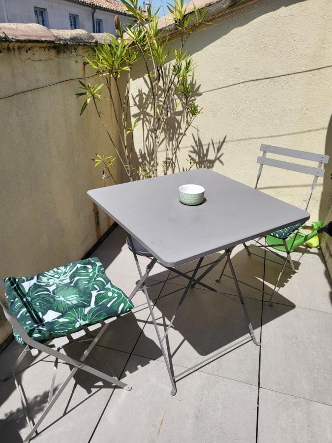 La Dolce Vita Nimoise Terrasse 100 M Des Arenes Nîmes Exterior photo